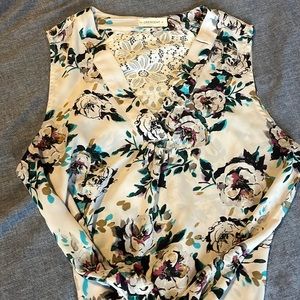 Sleeveless spring floral blouse tank top